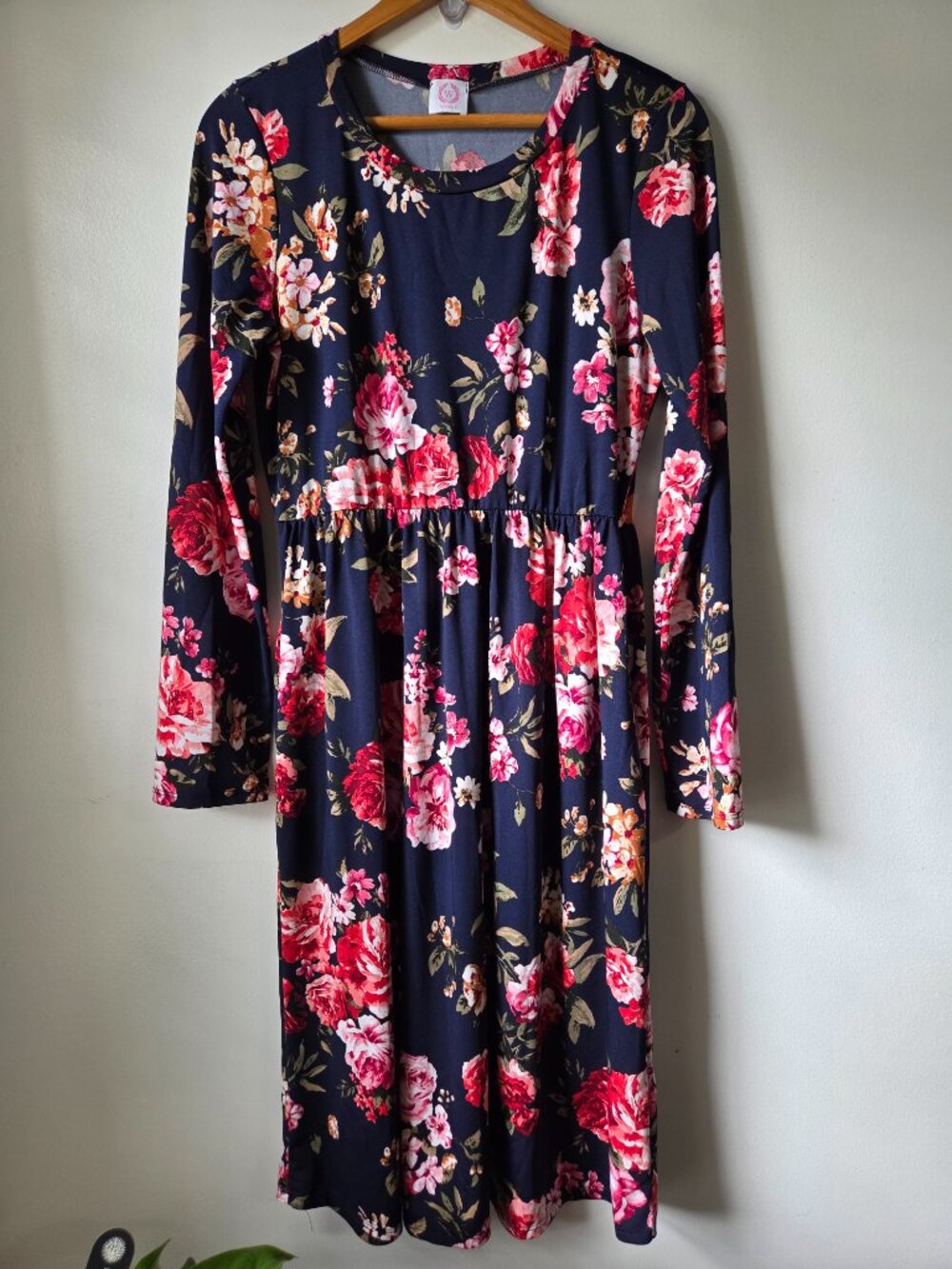 EUC WANNA B FLORAL LONG SLEEVES DRESS SIZE LARGE